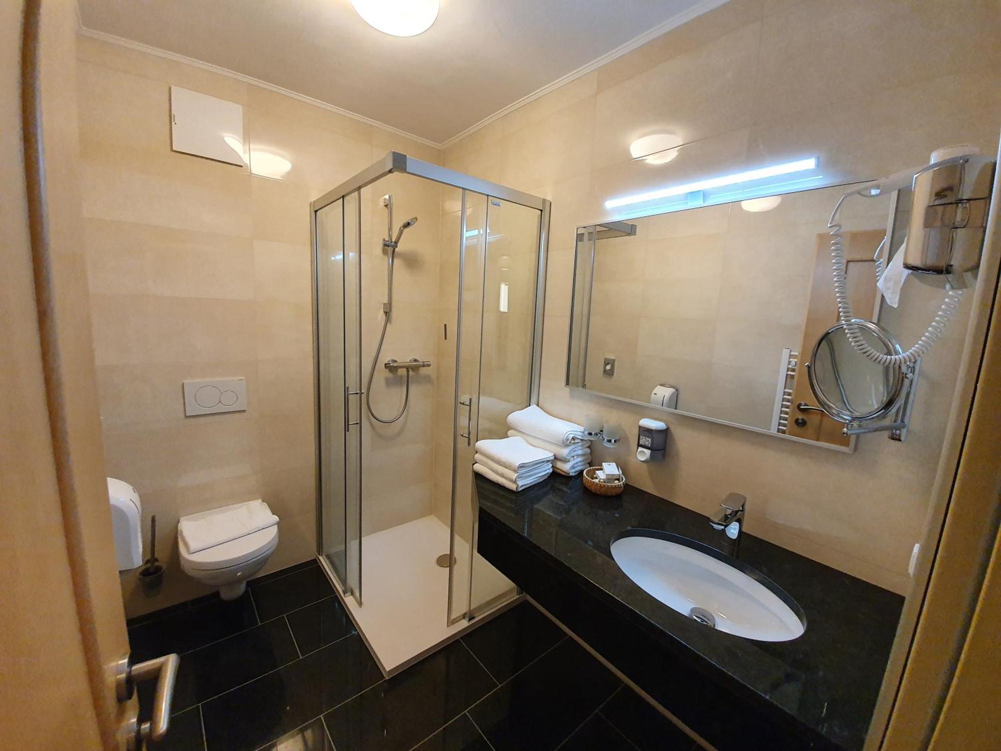Gasthof Hotel Zur Post Ferlach Dış mekan fotoğraf